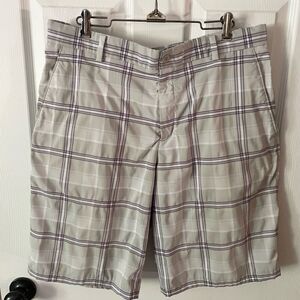 Men’s Flat Front Nike Gray / Purple / Yellow Plaid Golf Shorts Size 34